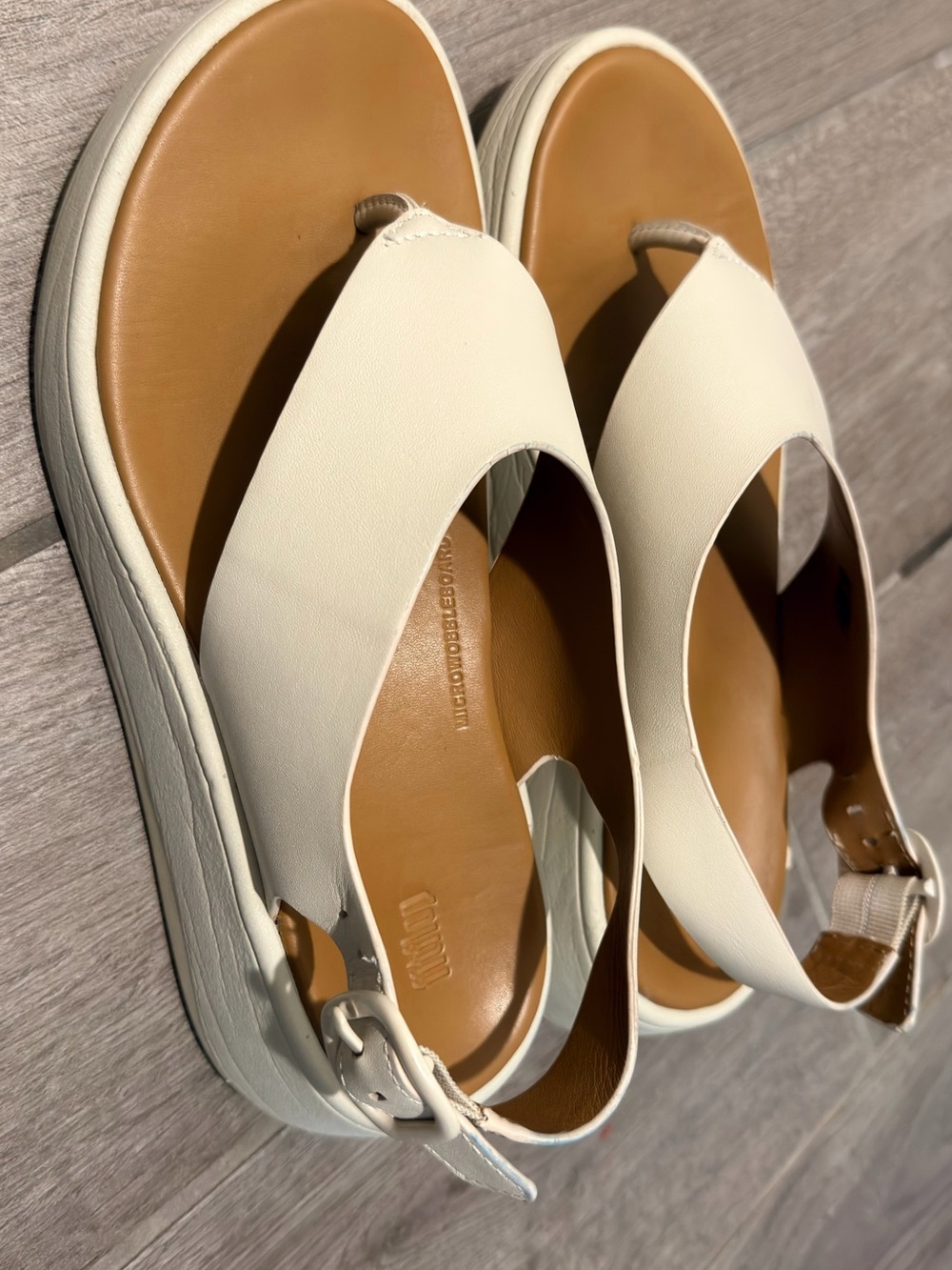 Fitflop Women's White Thong Sandals with Tan Footbed - Picture 2 of 2